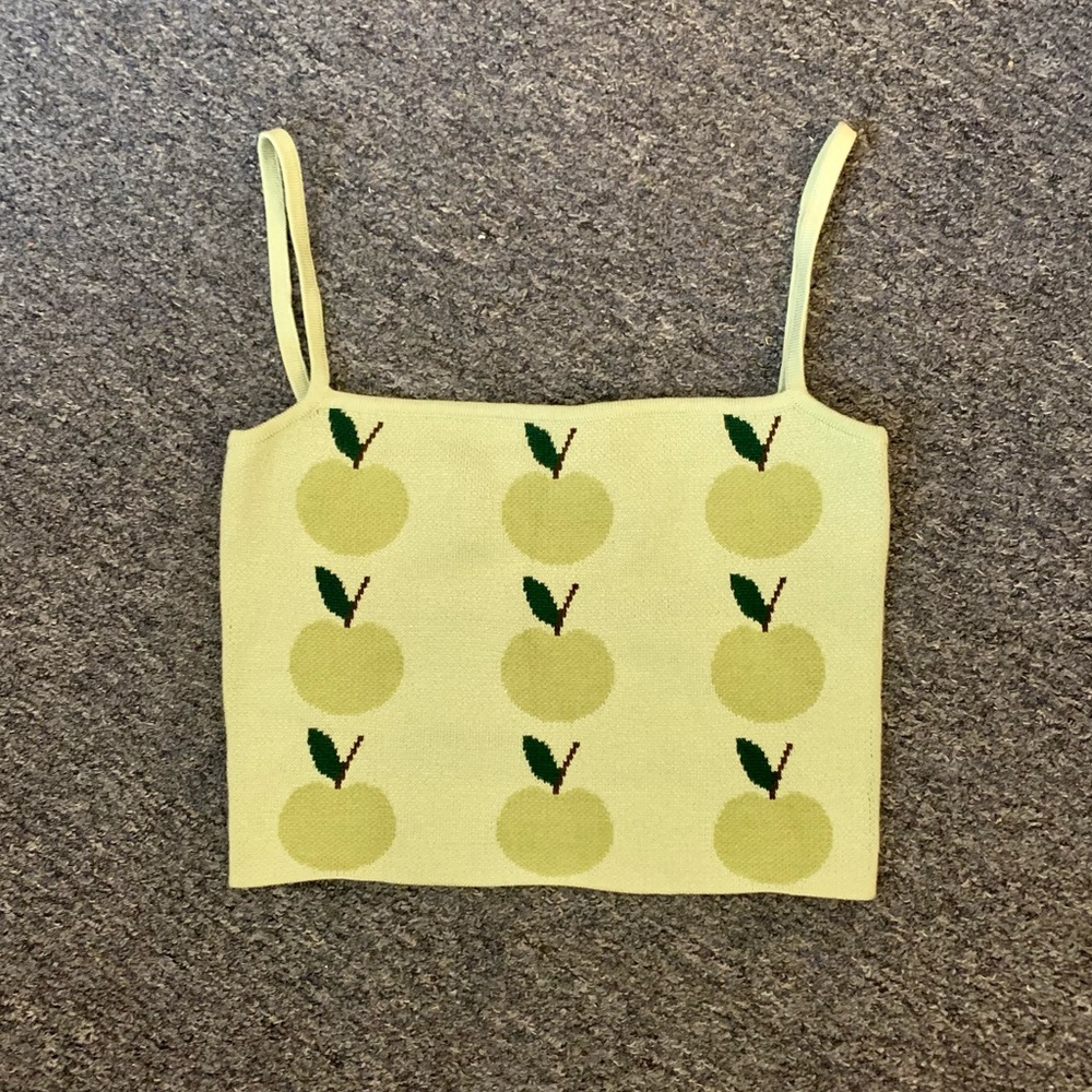 Verge Girl Green Apple Top